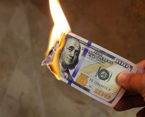 بررسی دلایل کاهش قیمت ارز دیجیتال بیت کوین | آیا قیمت بیت کوین همچنان کاهش خواهد یافت ؟