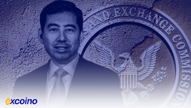 تغییر بزرگ در قوانین کریپتو با انتصاب رئیس جدید SEC توسط ترامپ پرزیدنت ترامپ با انتصاب مارک تی. اویدا (Mark T. Uyeda) به عنوان رئیس موقت کمیسیون بورس و اوراق بهادار آمریکا (SEC)، گامی جدی برای حمایت از بازار ارزهای دیجیتال برداشته است. این تصمیم میتواند مسیر تنظیم قوانین کریپتو را متحول کند و فرصتهای نوآوری و رشد اقتصادی بیشتری را فراهم آورد. چرا این انتصاب مهم است؟ مارک اویدا که از سال ۲۰۲۲ بهعنوان یکی از کمیسیونرهای SEC فعالیت کرده، به شفافسازی قوانین و تقویت همکاریها در بازار ارزهای دیجیتال متعهد است. او در بیانیهای گفت: "مأموریت SEC نقش حیاتی در حفاظت از سرمایهگذاران، حفظ بازارهای منظم و تسهیل نوآوری و ایجاد اشتغال دارد." اویدا همچنین به انتقاد از رویکردهای سختگیرانه رئیس سابق SEC، گری گنسلر، پرداخت و استراتژی «قانونگذاری از طریق اجرا» را «فاجعهای برای کل صنعت» توصیف کرد. گام بعدی چیست؟ ترامپ پاول اتکینز، کمیسیونر سابق SEC و یکی از طرفداران قوانین سبکتر، را برای ریاست دائم این سازمان معرفی کرده است که منتظر تأیید سناست. این انتصاب با استقبال گسترده فعالان صنعت کریپتو مواجه شده است. کریس جیانکارلو، رئیس پیشین کمیسیون معاملات آتی کالا (CFTC)، از اویدا بهعنوان فردی هوشمند و کارآمد یاد کرد که میتواند اعتماد و کارایی را به SEC بازگرداند. آیندهای روشن برای کریپتو در آمریکا؟ این تغییر میتواند نقطه عطفی در سیاستهای کریپتو باشد و آمریکا را به قطب اصلی بازارهای دیجیتال تبدیل کند. منتظر بمانید تا ببینید چگونه این حرکت، مسیر آینده این صنعت را شکل خواهد داد!