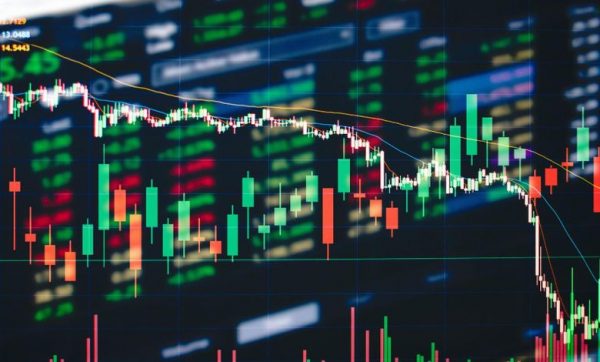 معایب و چالشهای تحلیل تکنیکال در بازارهای نوسانی