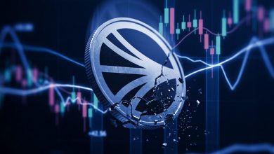 ارز دیجیتال سونیک روی پس زمینه ی تیره با کندل های آبی و قرمز